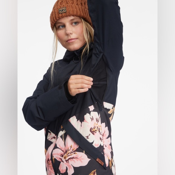 Billabong Insulated Women’s Snow Jacket - Picture 9 of 14